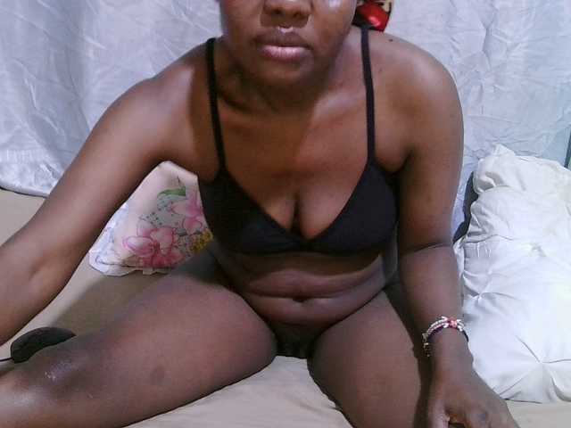 sexy-bbae's BongaCams show and profile