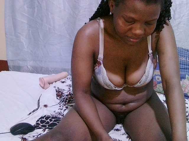 sexy-bbae's BongaCams show and profile