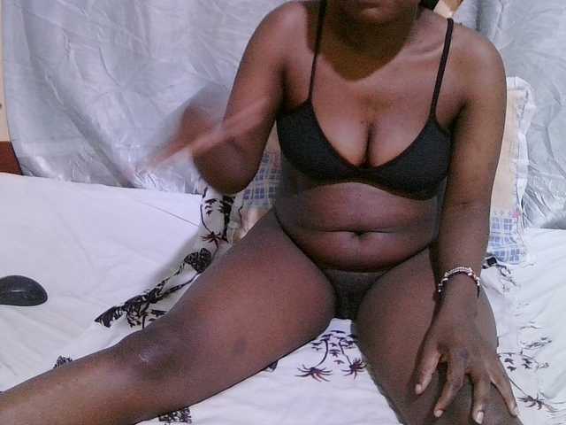 sexy-bbae's BongaCams show and profile