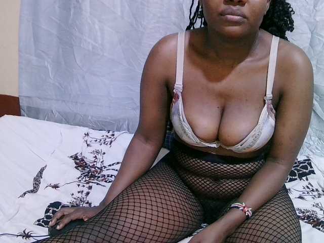 sexy-bbae's BongaCams show and profile