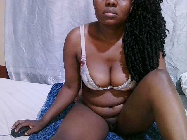 sexy-bbae's BongaCams show and profile