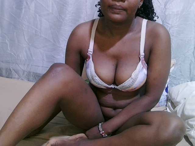 sexy-bbae's BongaCams show and profile