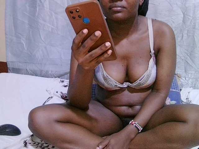 sexy-bbae's BongaCams show and profile