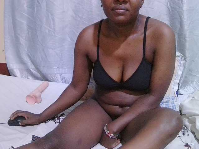 sexy-bbae's BongaCams show and profile