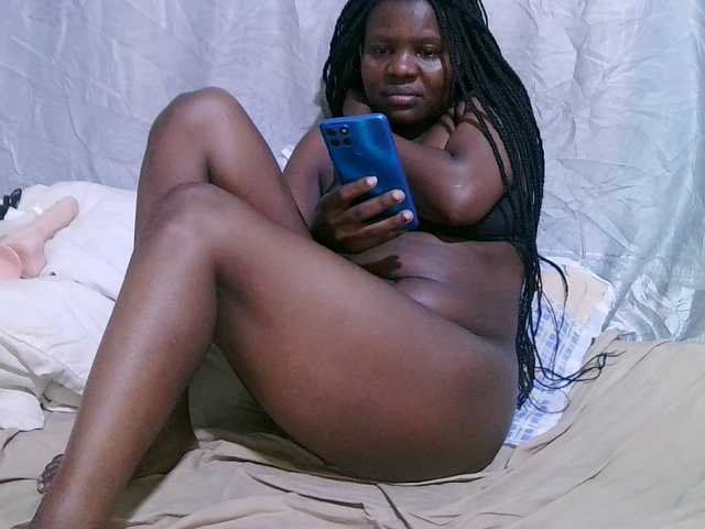 sexy-bbae's BongaCams show and profile