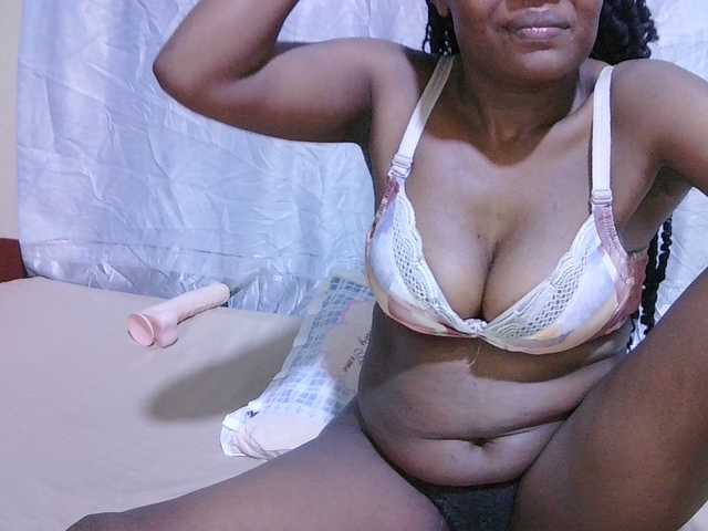 sexy-bbae's BongaCams show and profile