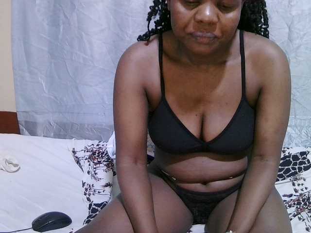 sexy-bbae's BongaCams show and profile