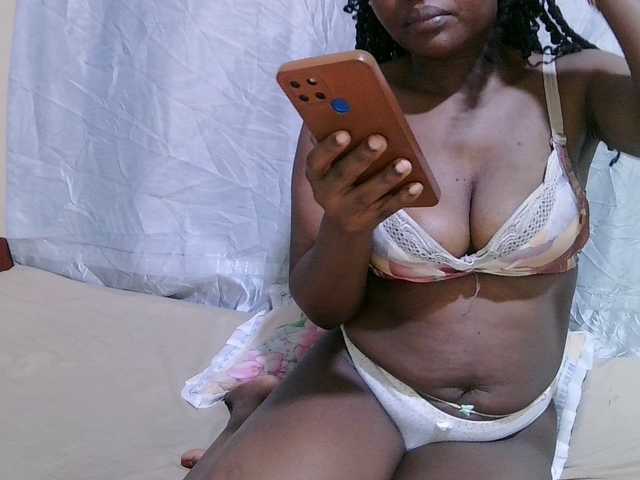 sexy-bbae's BongaCams show and profile