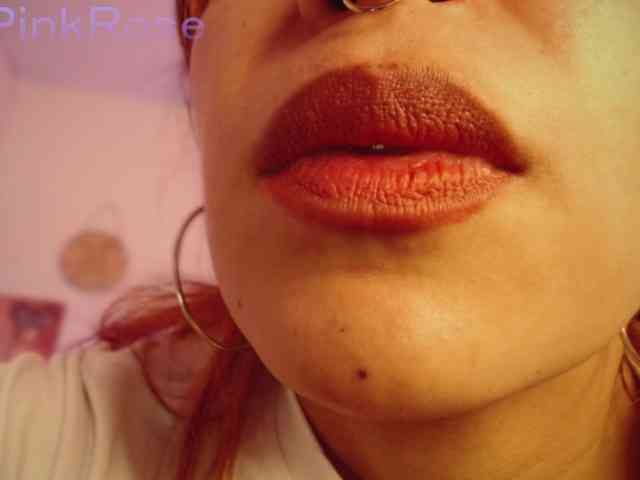 LiaPinkRose webcam