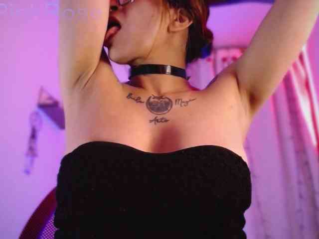 LiaPinkRose webcam