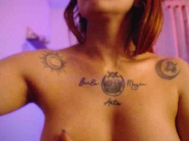 LiaPinkRose webcam