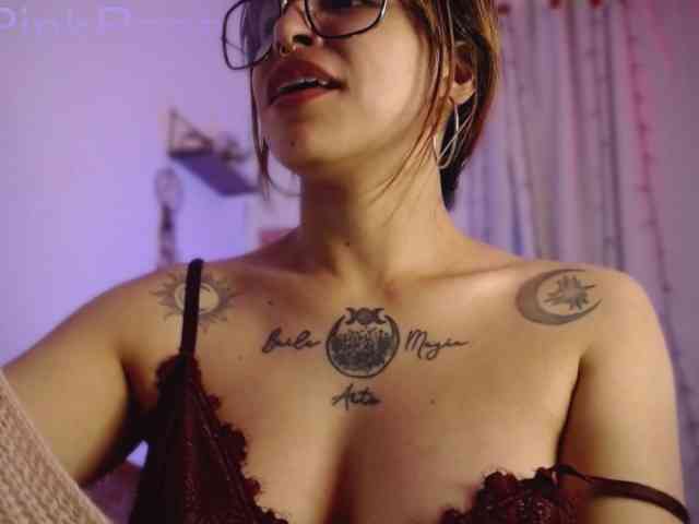 LiaPinkRose webcam