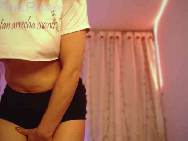LiaPinkRose webcam