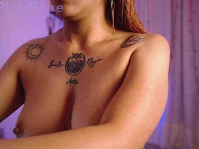 LiaPinkRose webcam