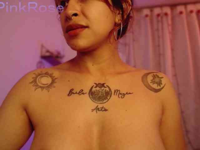 LiaPinkRose webcam