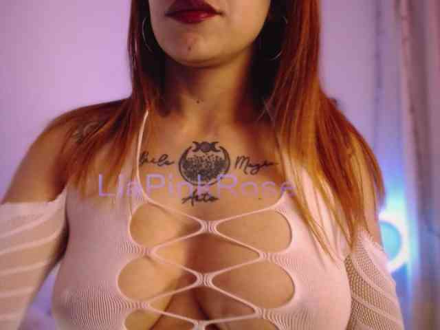 LiaPinkRose webcam