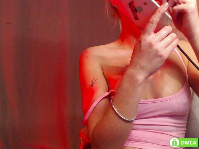 LavinellsX's BongaCams show and profile