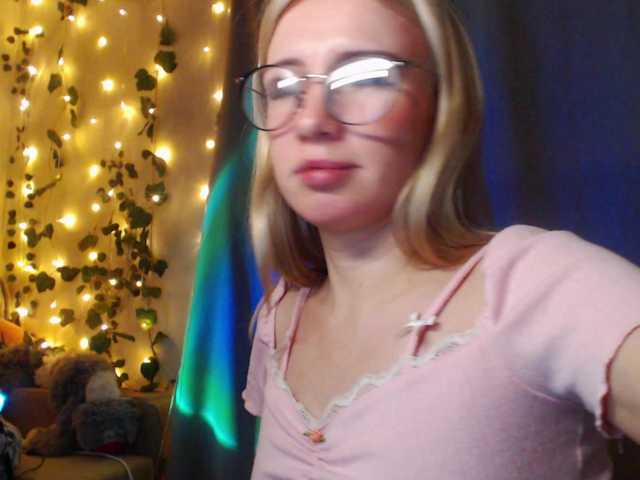 LavinellsX's BongaCams show and profile