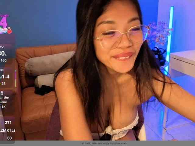 naughtyMau webcam