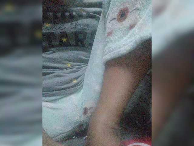 Mamikely webcam bongacams model stream image