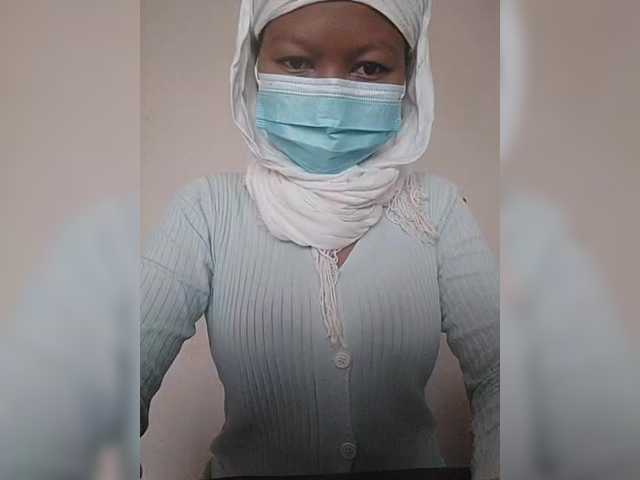 Mamikely webcam bongacams model stream image