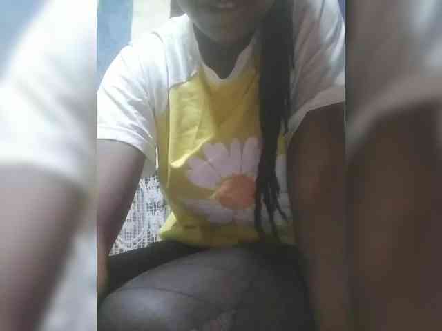 HotchocoGirl webcam