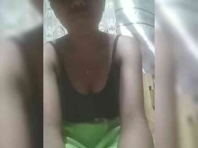 HotchocoGirl webcam
