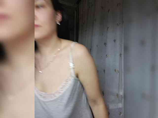 Lady-grace webcam