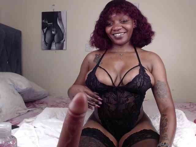 Miss-Kiiki webcam