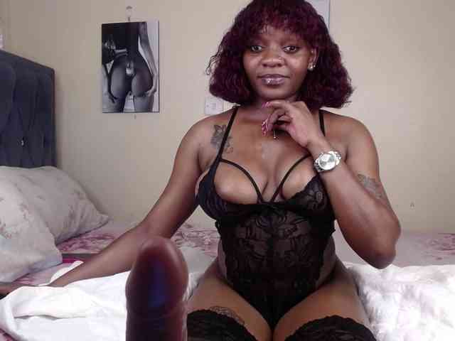 Miss-Kiiki webcam