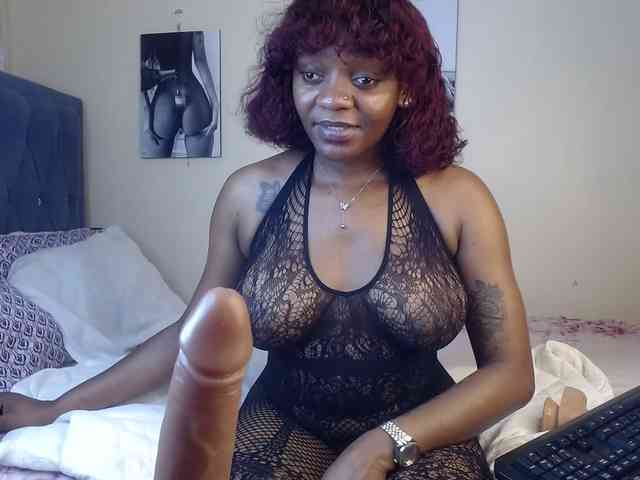 Miss-Kiiki webcam