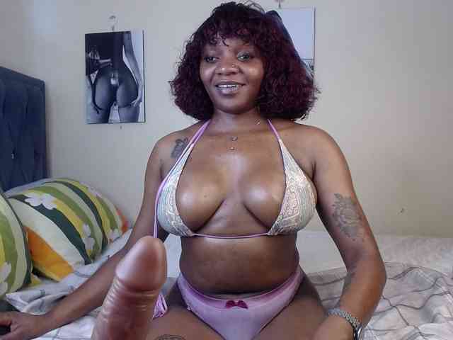 Miss-Kiiki webcam