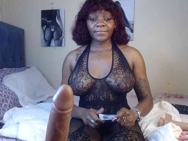 Miss-Kiiki webcam