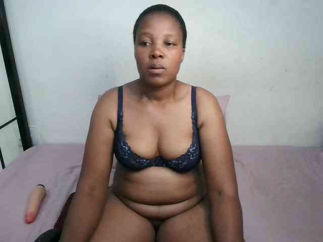 Hotqueenxxx webcam