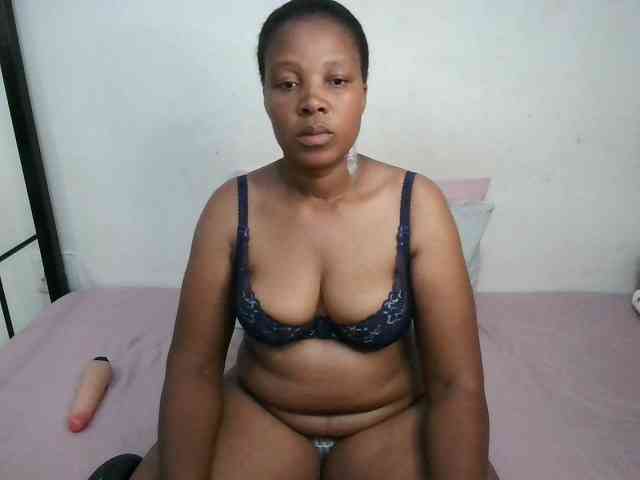 Hotqueenxxx webcam