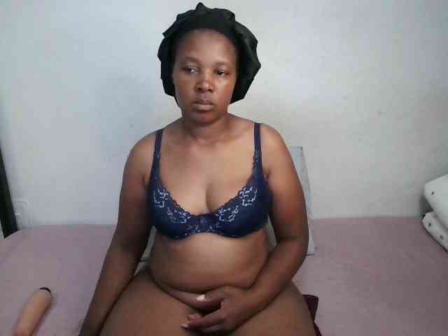 Hotqueenxxx webcam
