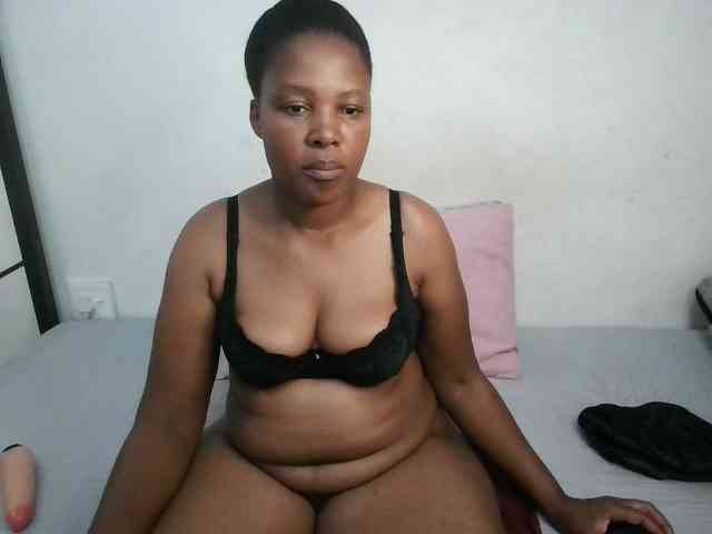 Hotqueenxxx webcam
