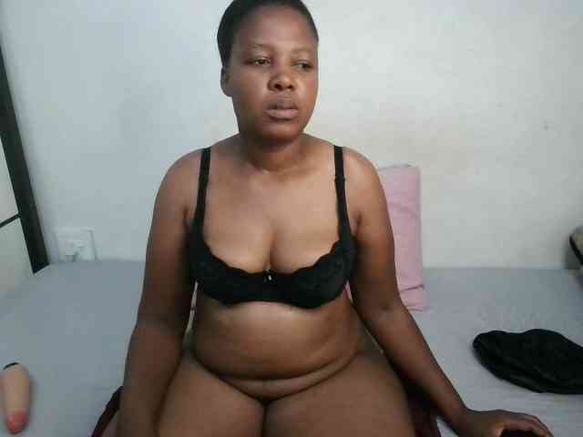 Hotqueenxxx webcam