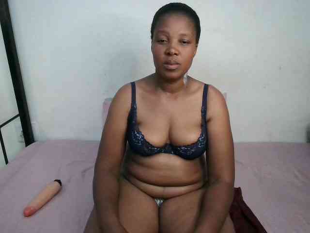 Hotqueenxxx webcam