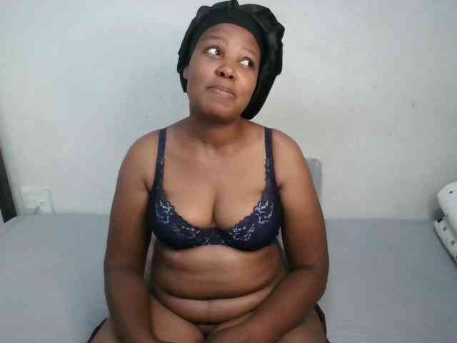 Hotqueenxxx webcam