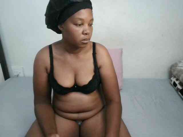 Hotqueenxxx webcam