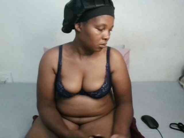 Hotqueenxxx webcam