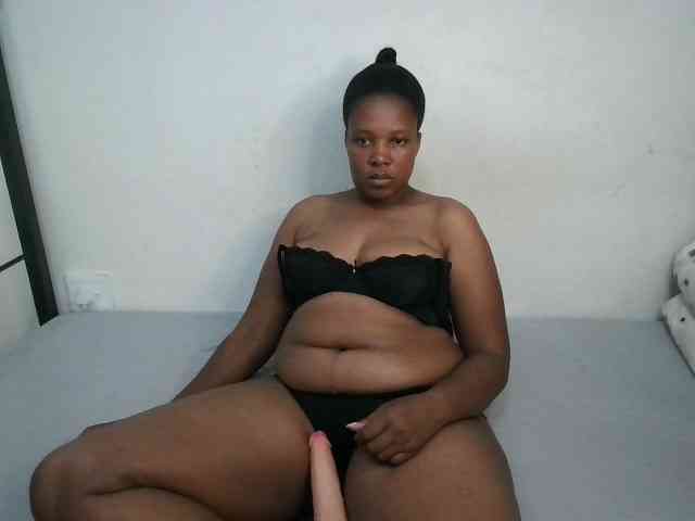 Hotqueenxxx webcam