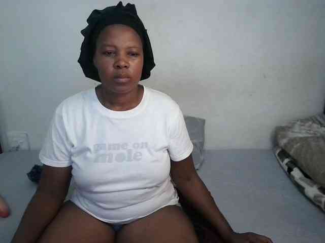 Hotqueenxxx webcam