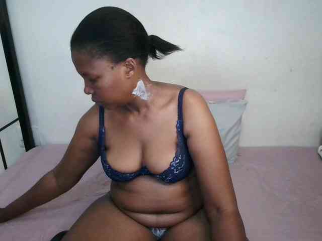 Hotqueenxxx webcam