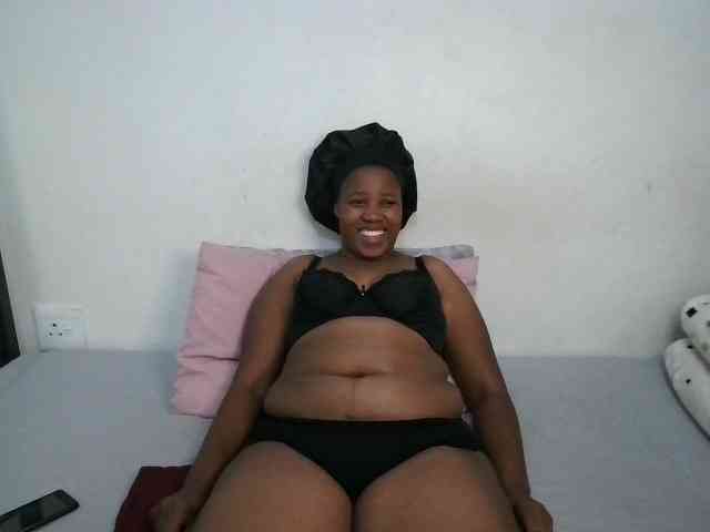 Hotqueenxxx webcam
