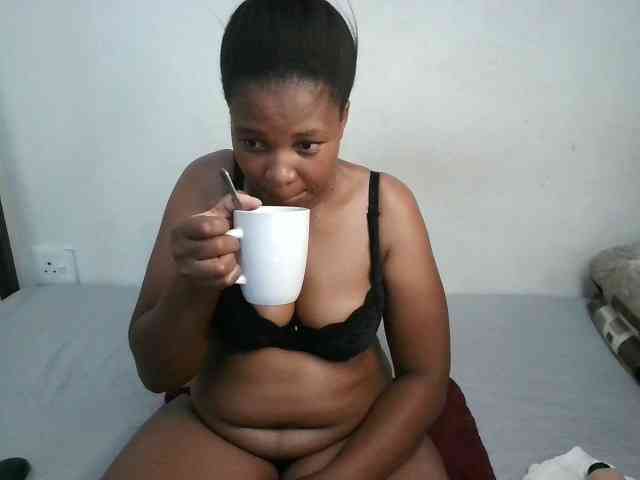 Hotqueenxxx webcam