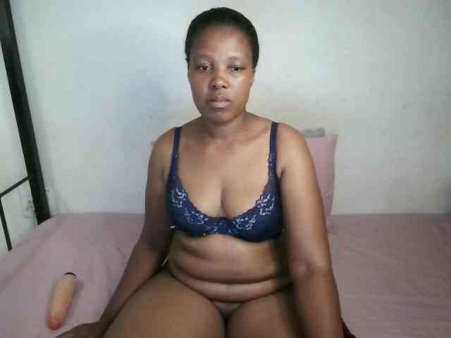 Hotqueenxxx webcam