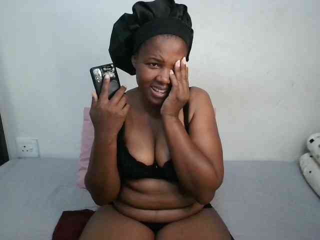 Hotqueenxxx webcam