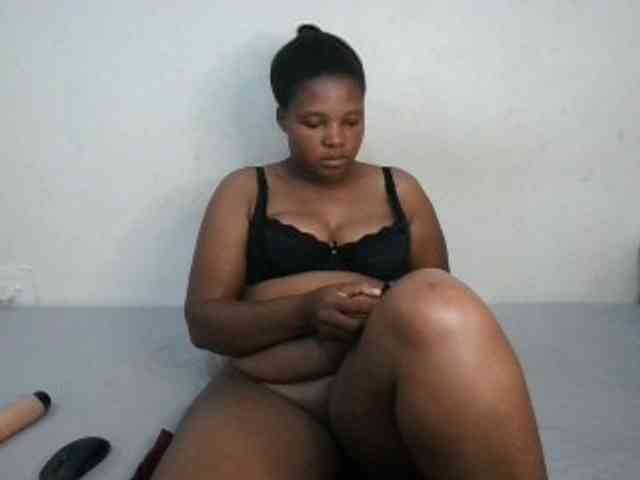 Hotqueenxxx webcam